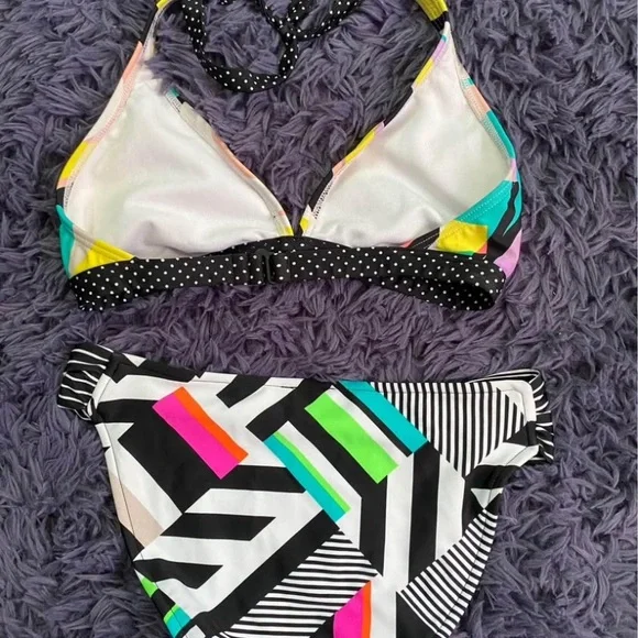 Colorful Roxy Geometric Bikini Set - Picture 3 of 4